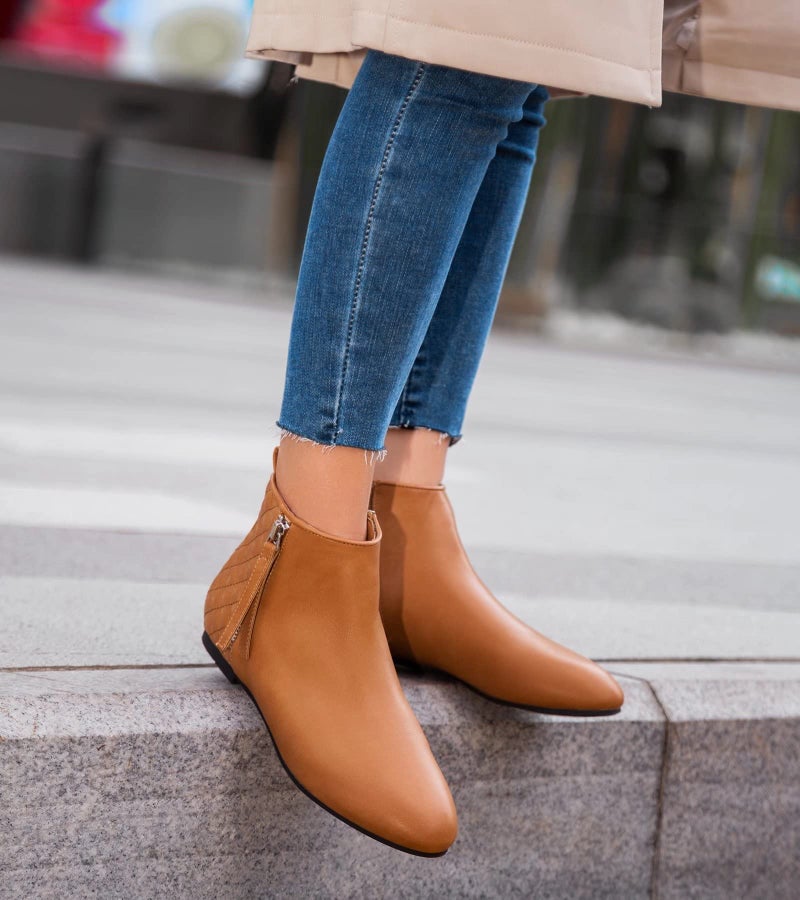MaxMuxun Women's Ankle Boots Flat Low Heel Booties Ladies Quilted Fall Winter Fashion Boots with Side Zipper Camel Pu Size 6.5 - Image 3